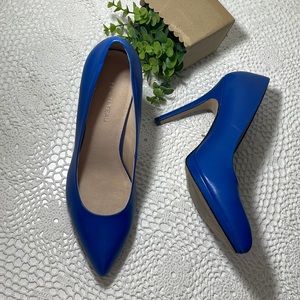 Le Chateau Royal blue leather stilettos US9 worn once!